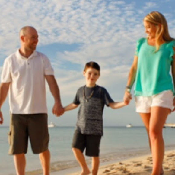 Meet your Posher, Mindy - Picture 1 of 1